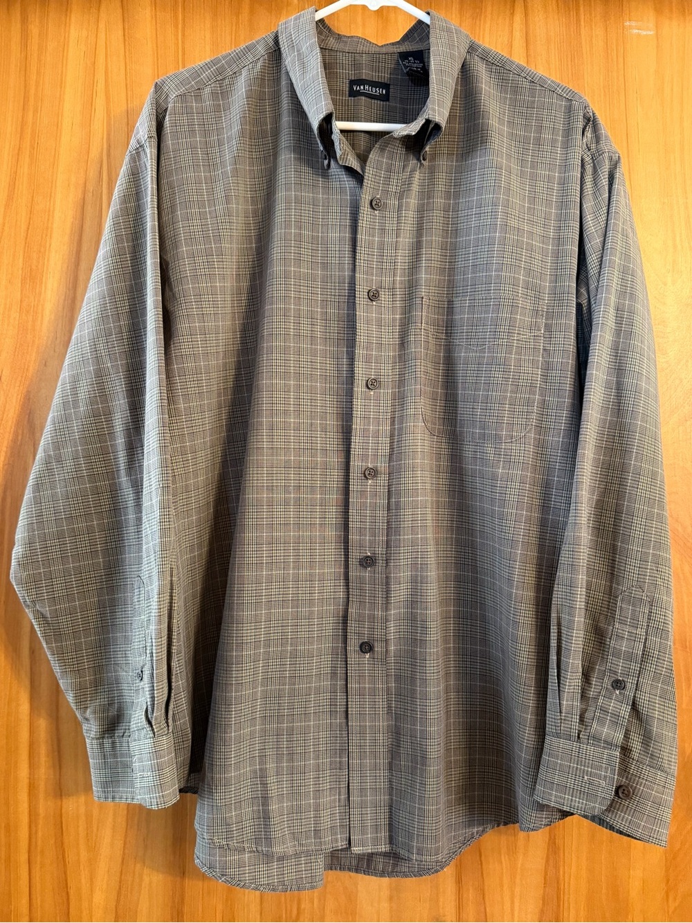 Van Heusen Men's Green Plaid Button-Down Shirt